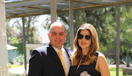  César Morales y Yezmín Sarquis.