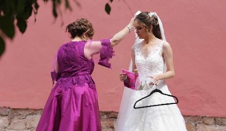  María de Jesús Veliz con su hija María.