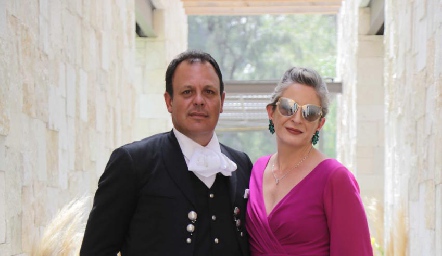  Enrique González y Claudia Campos.