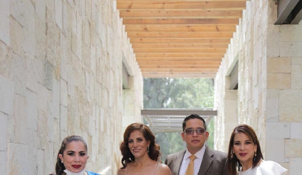 Leonora, Aimé, Iván y Yuki.
