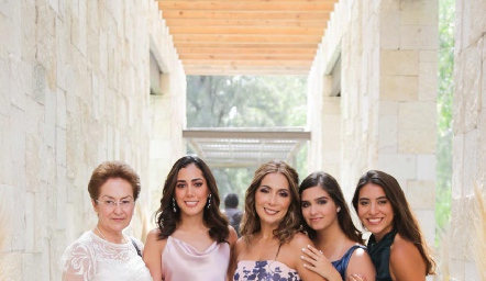  Martha, Daniela, Silvia, Sofía y Carla.