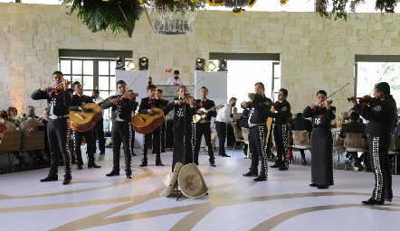  Mariachi.