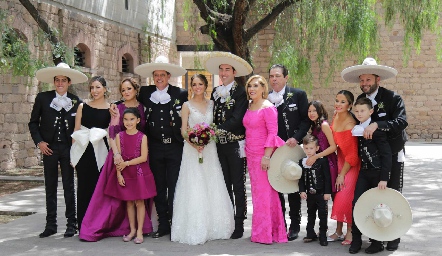  Familias Malo Veliz y Macías Domínguez.