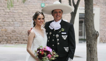  Carlos Malo con su hija María Malo Véliz.