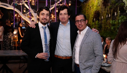 Guillermo Alonso, Eduardo Guevara y Carlos Alonso.