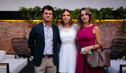  Eduardo Sánchez, Marissa Tobías y Tania Elías.