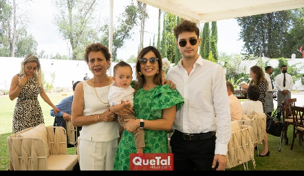  Alis Gómez,Carlos Torres y María del Carmen Torres.