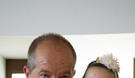  Ramón Zamanillo con su nieta Alessandra.