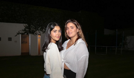  Ana Paula Lafuente y Carlota de la Garza.