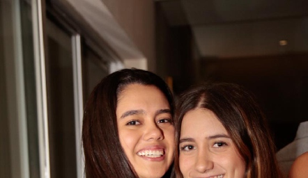  Mónica Estrada y Priscila Cerecedo.