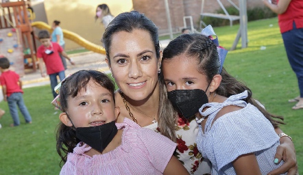  Elibeth Ibarra, Elibeth Salazar y Renata Salazar.