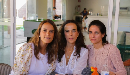  María Sotomayor, Cheli Sotomayor e Ifi Güemes.