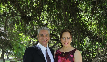  Carlos y Estrella Martínez.