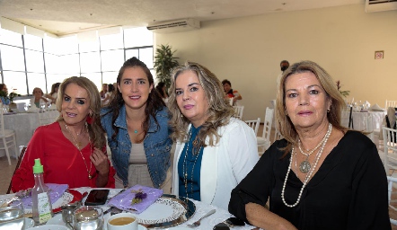  Eugenia Zapata, Carmelita Berrueta, Lourdes Zapata y Martha Zapata.
