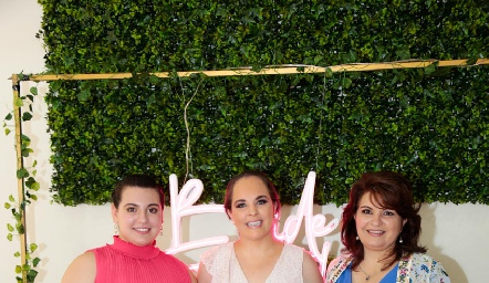  Ximena Zapata, Andrea Díaz Infante y Bertha Navarro.