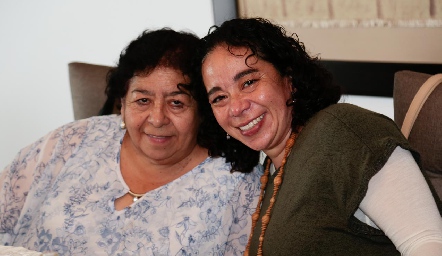  Norma González y Carmen Quijada.