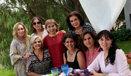  María Elena Ávila, Paty Valadés, Sabrina Gaviño, Anabel Covarrrubias, Lupita González, Marcela Castillo, Graciela Torres y Pituca Espinosa.