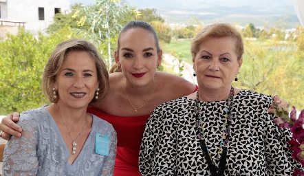  Marcela Carrillo, Marcela Elizondo y Yolanda Carrillo.
