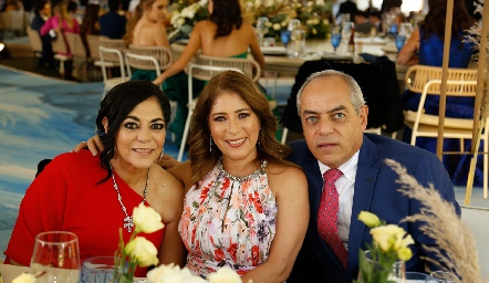  Yolanda Altamirano, Aida Siller e Hilario Altamirano.