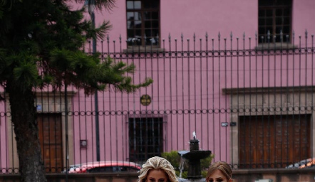  Lorena y Verónica Aguirre.