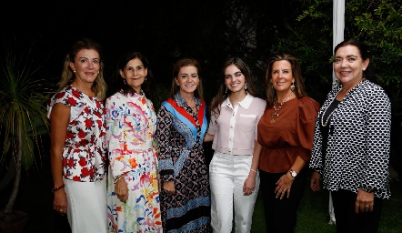 Ana Meade, Luchi Castelo, Adriana Carrera, Adriana Olmos, Martha Muñiz y Marcela Nava.