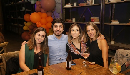  María de la Torre, Guillermo Alonso, Marissa Tobías y Tania Elías.