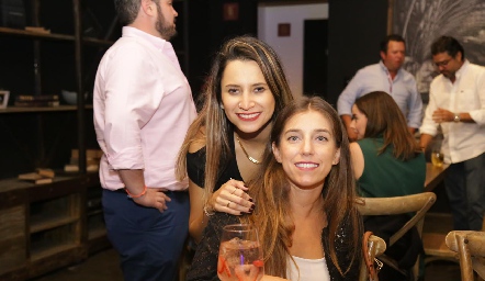 Amigas.