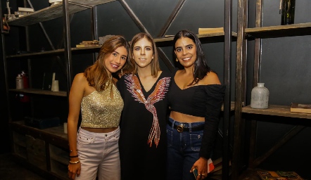 Primas Isa, Marissa y Marily Tobías.