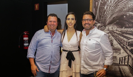  Roberto Meade, Mariana Tobías y Santiago Garfias.