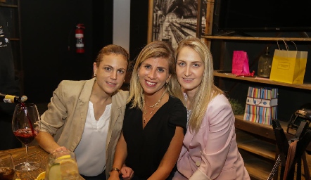  María José Foyo, Sofía Múzquiz y María Clara Aguilar.