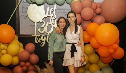  Ingrid Delgado y Mariana Tobías.