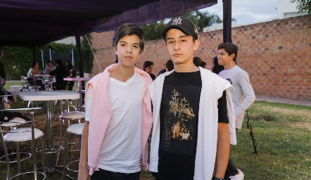  Lucas Espinosa y Víctor Moctezuma.