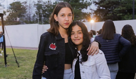 Montse y Natalia.