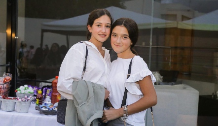  Natalia Michelle y Daniela Conde.