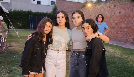  Danna, Sofi, Andrea y Alexa.