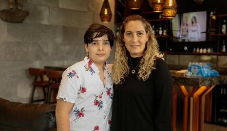  Maribel De Antuñano con su hijo Germán González.