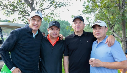  Humberto Siller, Jesús Ortiz, Joaquín Guerra y Michael Tan.