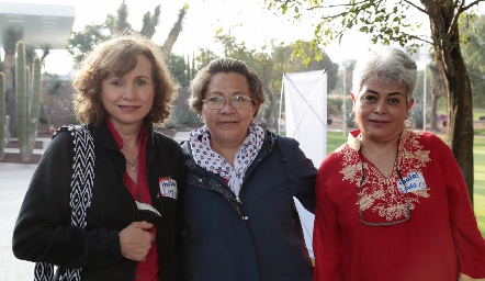  Leticia Armería, Irma López y Linda Avila.
