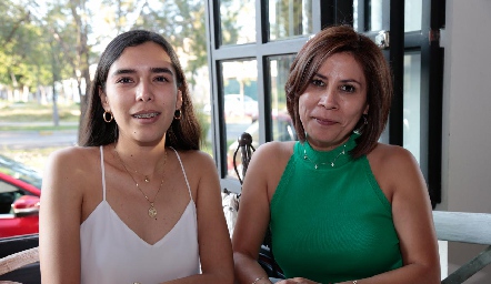  Miriam Cisneros y Araceli Pérez.
