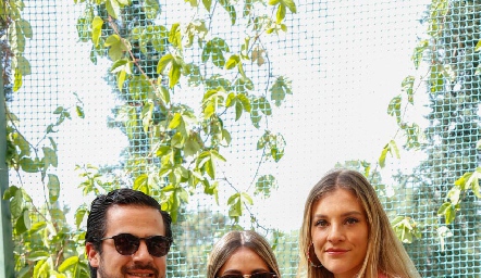  Rodolfo Ortega, Joselyn Córdova y Bety Hernández.