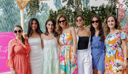  Maite Soberón, Ale Torres, Adri de la Maza, Benilde Hernández, Mónica Serrano, Carmelita Del Valle y Dani Mina.