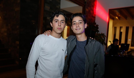  Pablo Morales y Santigo Rodríguez.