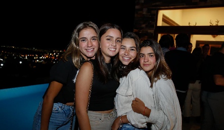 Andrea Herrera, Aurora Torres, Majo Ortiz y Miranda Pizzuto.