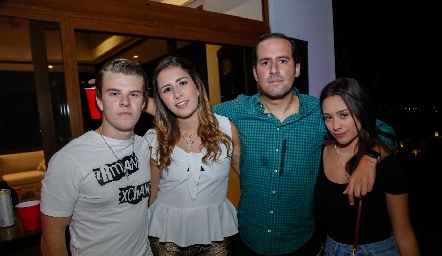  Rodrigo Álvarez, Romina Ortuño, Jürgen Mebius Navarro y Edith Falcón.