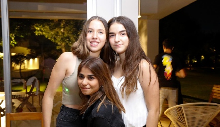  Pau MA, Gaby Fonseca y Clau Torres.
