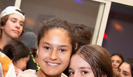  Macarena Fernández y Anna Astrid delgado.