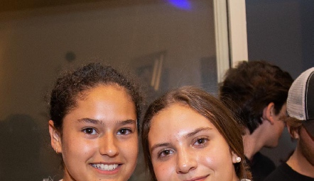  Macarena Fernández y Lucianna Urías.