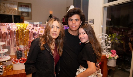  Anna Astrid Mavarro, Juanma Gómez y Anna Astrid Delgado.
