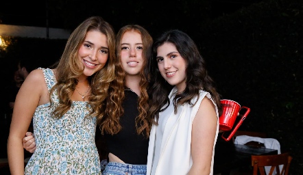  Nuria Minondo, Carla Toranzo y Camila Villarreal.