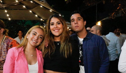  Valeria Montes, Alejandra Tovar y Alejandro Ponce.